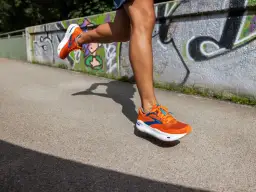 Jakie buty na ostrogi: Wybierz wygodne obuwie, które ulży bólowi