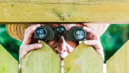 Czy ciekawość to grzech? Odkryj moralne dylematy tej cechy