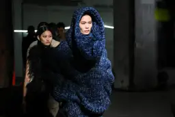 Jakie swetry są teraz modne – najnowsze trendy, które musisz znać