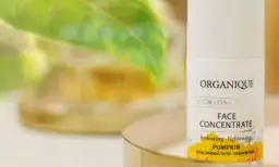 Do czego służy serum? Odkryj jego niezwykłe właściwości i zastosowanie