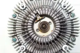 Objawy uszkodzenia sprzęgła wiskotycznego 4x4 - uniknij kosztownej naprawy