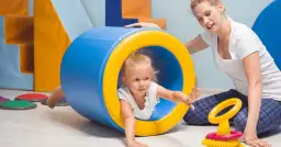 Jak sala sensoryczna w przedszkolu wspiera rozwój dzieci i ich potrzeby