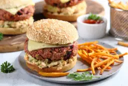 Jak zrobić kotlet na hamburgera - proste przepisy na soczyste burgery