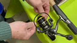 Jak zamontować kołowrotek na wędce? Prosty poradnik krok po kroku