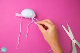 DIY Bommel für Mützen: So gelingen Ihre Pompons perfekt!