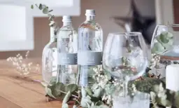 Ile napojów na wesele? Przeliczniki i porady, by nic nie zabrakło!