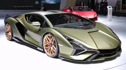 Lamborghini Aventador: Ile kosztuje wynajem w Polsce i czy warto?
