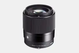 Jak wybrać idealny obiektyw do fotografowania imprez w trudnych warunkach oświetleniowych