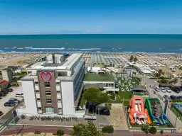 Hotel Riccione: Guida per Famiglie, Coppie e Business | Prenota Ora