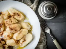 Kluski z serem: Przepis na leniwe jak u babci zawsze puszyste!