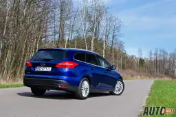 Pojemność baku Ford Focus Mk3 – różnice między wersjami nadwozia