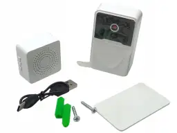 Zestaw do domofonu w bloku: moduł zewnętrzny z kamerą i dzwonkiem, moduł wewnętrzny z głośnikiem, kabel USB, kołki i śruby.