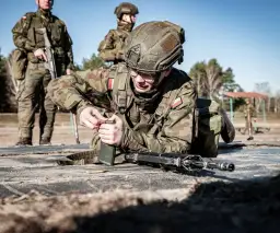 Wojsko po studiach cywilnych: Jak zdobyć stopień oficerski?