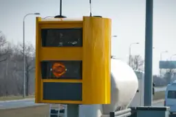 Fotoradary od tyłu: Czy polskie przepisy i technologia na to pozwalają?