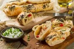 Pyszne ciasto na grilla, które zaskoczy Twoich gości i zachwyci smakiem