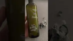 Jak pozbyć się kleju z butelki - skuteczne metody i porady