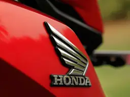 Znaczenie naszywek motocyklowych: symbole, historia i przynależność