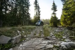 Gdzie kamperem na dziko: najlepsze miejsca i ważne przepisy