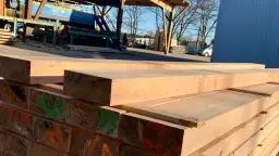 Les meilleurs bois pour coffrage : caractéristiques et choix judicieux