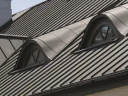 Jaki kąt dachu dwuspadowego? Prawo, klimat, koszty pełny poradnik