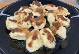 Jak zrobić kluski z serem – prosty przepis na pyszne danie domowe