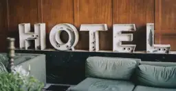 Jak liczyć noclegi i uniknąć ukrytych kosztów zakwaterowania