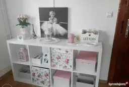 Regał jak Kallax: najlepsze alternatywy i inspiracje do aranżacji