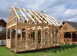 Ile naprawdę kosztuje budowa domku letniskowego 35m²? Sprawdź, jak uniknąć ukrytych kosztów!