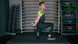 Jak rozciągać uda, aby uniknąć bólu i poprawić elastyczność