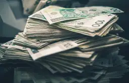 Przychód pracownika: czy to kwota netto, czy brutto? Wyjaśniamy!