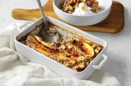 Pieczona owsianka z bananem i masłem orzechowym - prosty przepis krok po kroku
