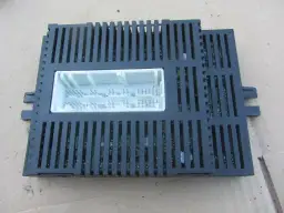 Gdzie znajduje się moduł świateł w BMW E60? Oto istotne informacje