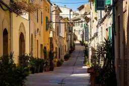 Atrakcje w Alcudii: odkryj nieznane skarby Majorki i uniknij tłumów