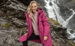 Najlepsze kurtki zimowe - Odkryj topowe modele kurtki na zimę!