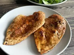 Ile smażyć filet z kurczaka, aby był soczysty i idealnie usmażony?