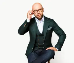 Jak nosić kamizelkę męską, by wyglądać elegancko i modnie