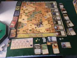 Runebound Piaski Al-Kalim: Czy warto kupić ten rzadki dodatek?