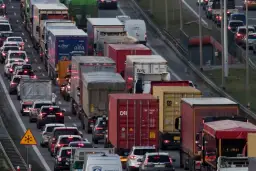 Czy dzisiaj obowiązuje zakaz jazdy ciężarówek? Sprawdź aktualne przepisy