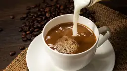 Jakie mleko do kawy z ekspresu zapewnia najlepszą piankę i smak?