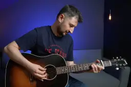 10 najlepszych kursów nauki gitary w 2023 roku