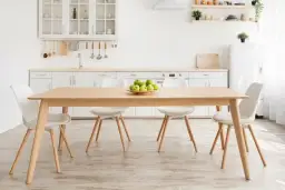 Jaki stół do białej kuchni – idealne style i materiały dla Twojego wnętrza