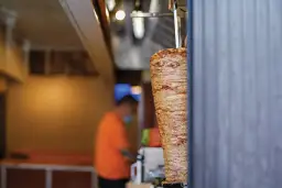 Gdzie jest kebab? Znajdź najlepszy w okolicy i nie żałuj!
