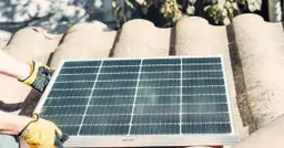 Fotowoltaika - Jaka moc na dom w 2025? Optymalne panele fotowoltaiczne