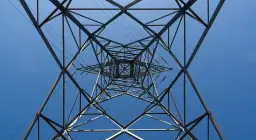 3 warunki przy przyłączaniu prądu: Jak ich uniknąć? Pełny poradnik