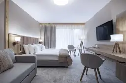 Co to jest suita w hotelu? Poznaj różnice i korzyści dla gości