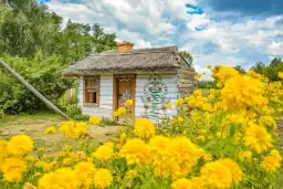 Skansen Zalipie: Odkryj piękno malowanej wsi w Małopolsce