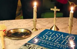 Kolęda krok po kroku: Jak przebiega wizyta duszpasterska?