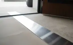 Jak zamontować próg w drzwiach wejściowych - uniknij najczęstszych błędów