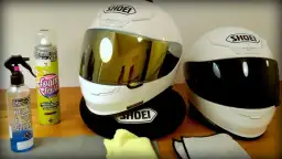 Jak czyścić kask motocyklowy, aby uniknąć uszkodzeń i bakterii