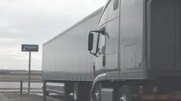 Ile waży naczepa? Zaskakujące fakty o wadze i jej wpływie na transport